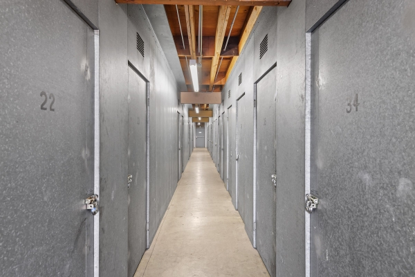 Facility photo: //images.sparefoot.com/medium/22698863e4112996f60.jpg