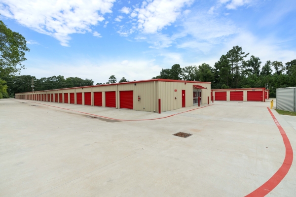 Facility photo: //images.sparefoot.com/medium/2269916895fb0859fff.jpg