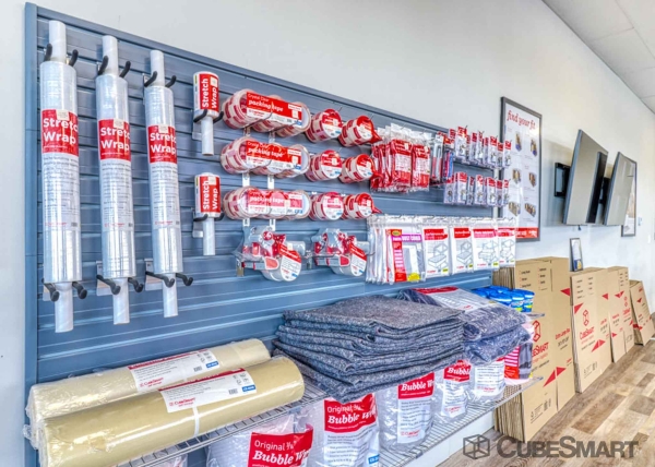 Facility photo: //images.sparefoot.com/medium/227014693be62b57b00.jpg