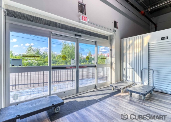 Facility photo: //images.sparefoot.com/medium/22701469773785beb59.jpg