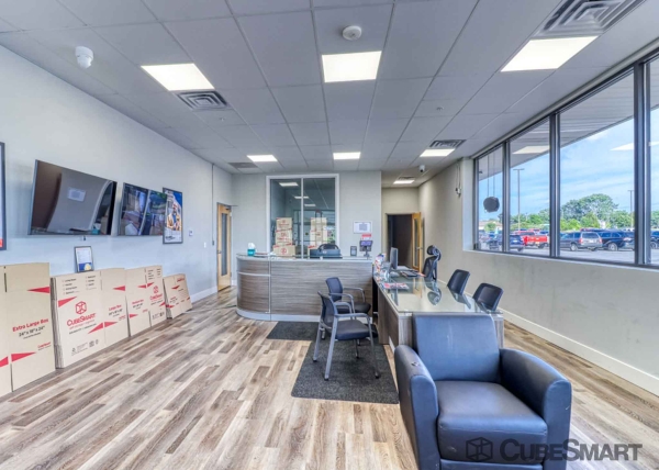 Facility photo: //images.sparefoot.com/medium/22701469f5b4846e462.jpg