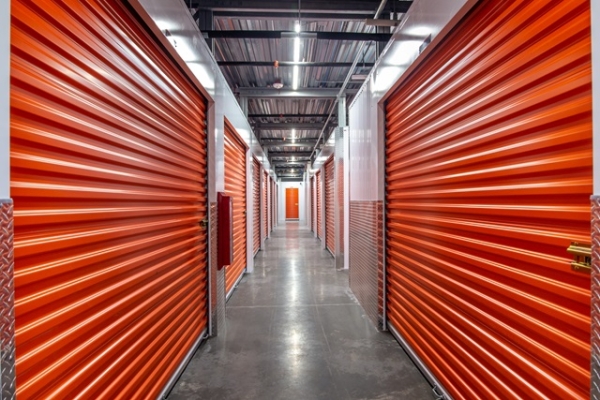 Facility photo: //images.sparefoot.com/medium/227036689f31a34132f.jpg