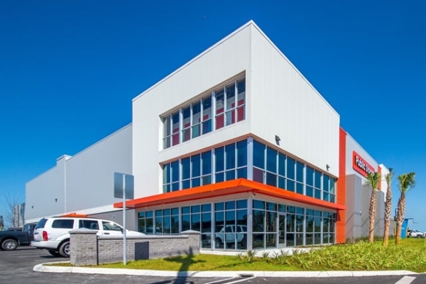 Facility photo: //images.sparefoot.com/medium/2270366967a3710c308.jpg