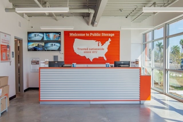 Facility photo: //images.sparefoot.com/medium/227036698b3d0d00439.jpg