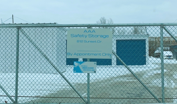 Facility photo: //images.sparefoot.com/medium/2270496660836eb03c8.jpg