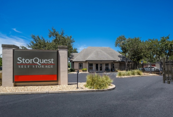 Facility photo: //images.sparefoot.com/medium/227091665df472630a3.jpg