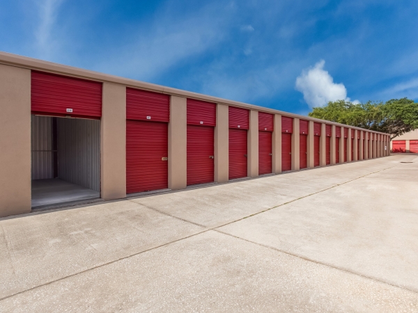 Storage Units at StorQuest - Tampa/Manhattan - 5002 South Manhattan Avenue