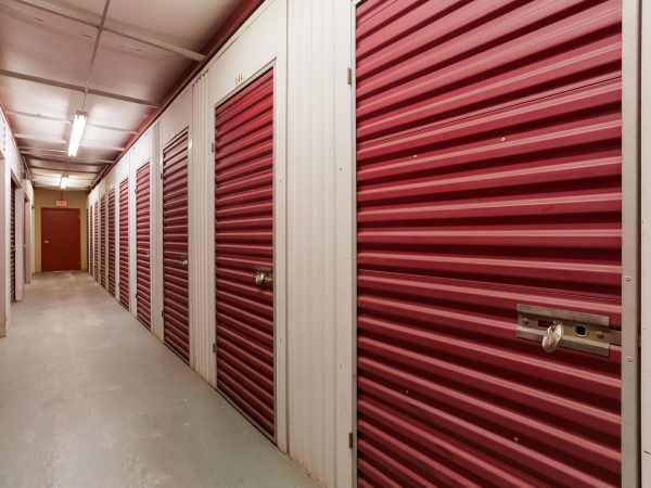 Storage Units at StorQuest - Tampa/Manhattan - 5002 South Manhattan Avenue