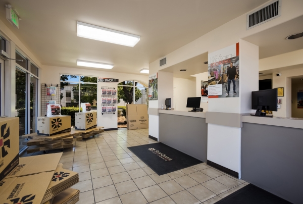 Facility photo: //images.sparefoot.com/medium/22711464e7da2581c29.jpg