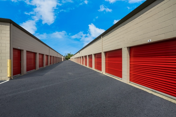 Storage Units at StorQuest Economy - Sacramento / N Stockton - 6155 Stockton Boulevard