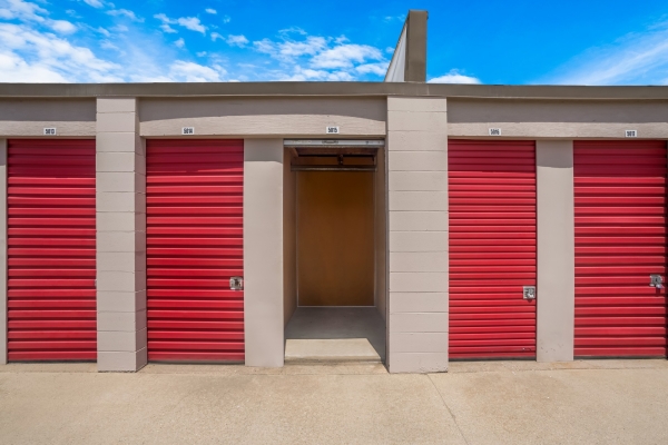 Storage Units at StorQuest Express - Sacramento / Wyda - 2060 Wyda Way