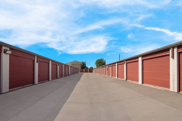 Storage Units at StorQuest - Dallas / Shady Trail - 10317 Shady Trail
