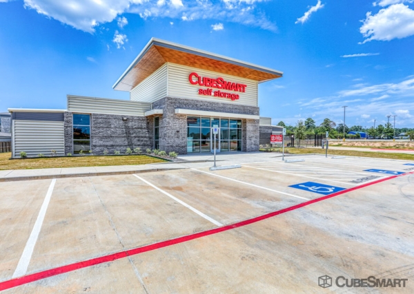 Facility photo: //images.sparefoot.com/medium/22737568906ffb11dd3.jpg