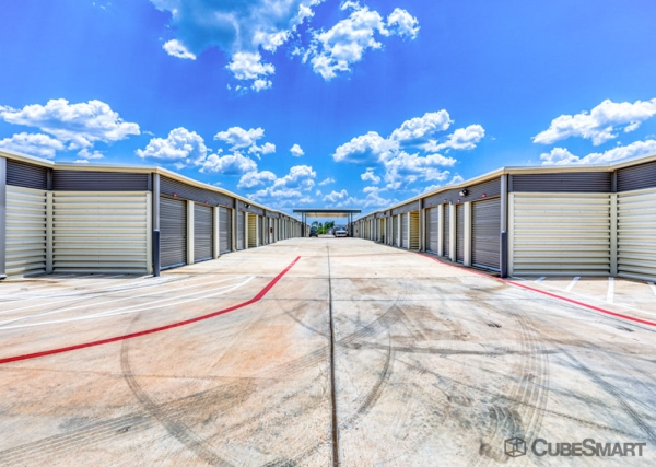 Facility photo: //images.sparefoot.com/medium/227375695f85b2eaa24.jpg