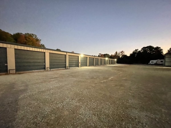 Facility photo: //images.sparefoot.com/medium/22737763c1511e54410.jpeg