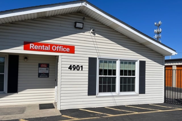 Storage Units at Public Storage - Louisville - 4901 Fern Valley Rd - 4901 Fern Valley Rd