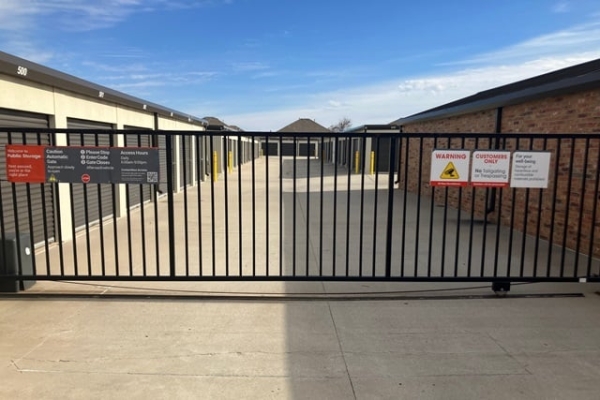 Facility photo: //images.sparefoot.com/medium/2273916a0c687d7faf4.jpg