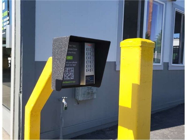 Facility photo: //images.sparefoot.com/medium/2274376994334fef86b.jpg