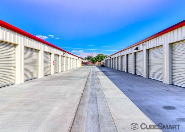 Facility photo: //images.sparefoot.com/medium/227509688c5e1f20141.jpg
