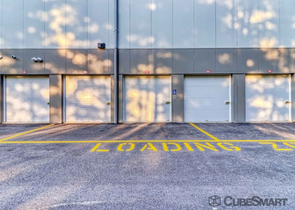 Facility photo: //images.sparefoot.com/medium/227510691ede7559d7f.jpg