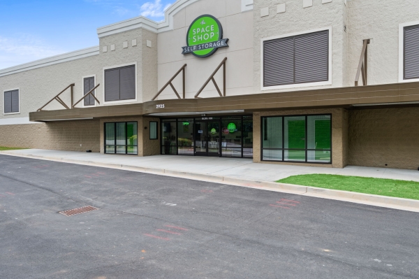 Storage Units at Space Shop Self Storage - Gordy Parkway - 2925 West Frank Gordy Parkway