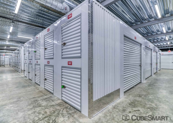 Facility photo: //images.sparefoot.com/medium/227552688c6ca54b38e.jpg