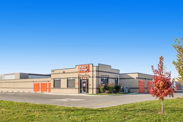 Facility photo: //images.sparefoot.com/medium/227553687cea4a52229.jpg