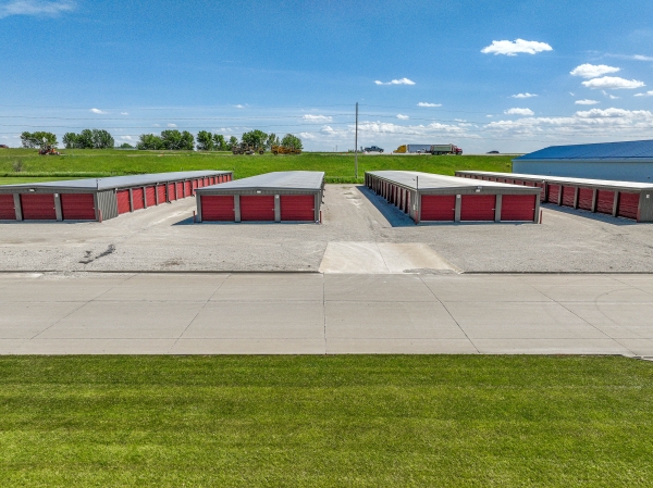 Facility photo: //images.sparefoot.com/medium/22756663d97c8871fa2.jpg