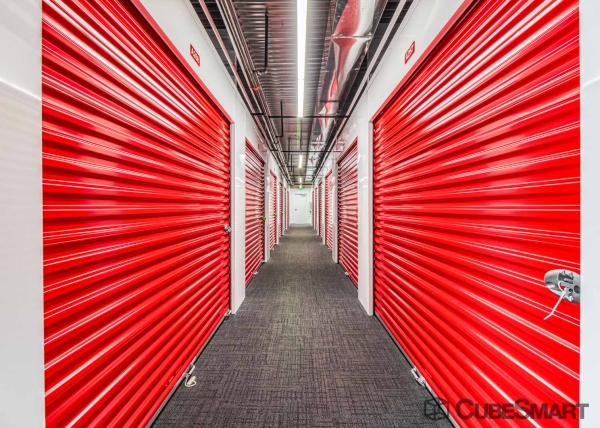 Facility photo: //images.sparefoot.com/medium/22759968a812d1eae77.jpg
