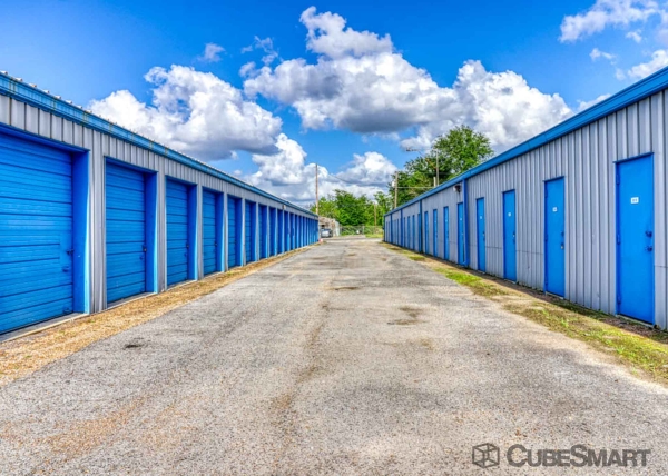Facility photo: //images.sparefoot.com/medium/22760068833a391bfb0.jpg