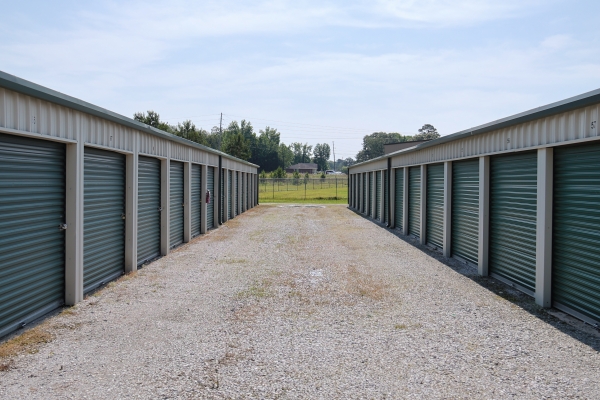 Facility photo: //images.sparefoot.com/medium/22760768cc6f45802b0.jpg