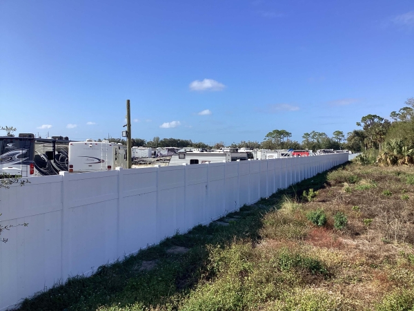 Facility photo: //images.sparefoot.com/medium/2276146776e2d529920.jpeg