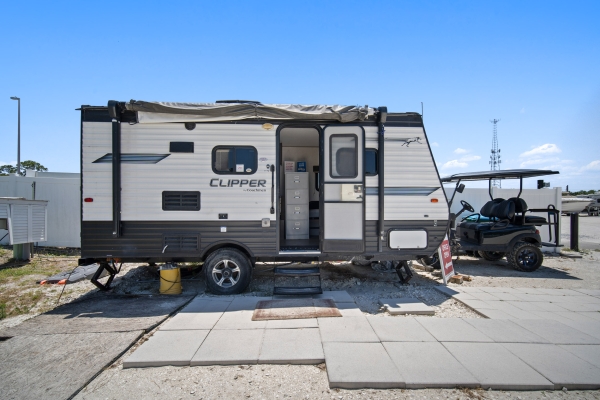 Facility photo: //images.sparefoot.com/medium/227614684adf2eefe67.jpg