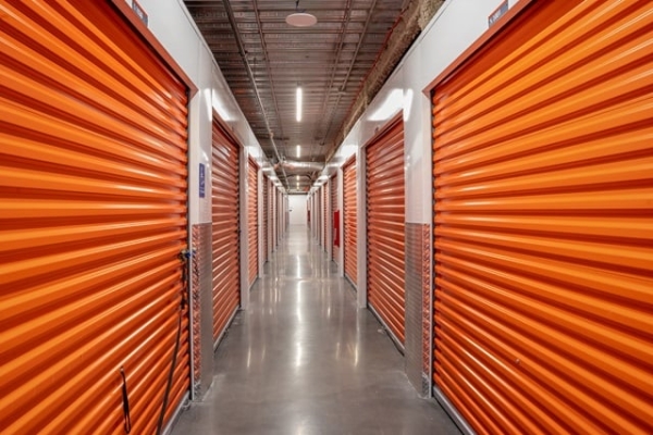 Facility photo: //images.sparefoot.com/medium/22761669f5f98485a4b.jpg