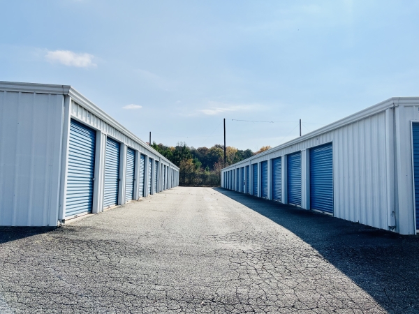 Storage Units at USA Storage Centers - Brown's Bridge - 4680 Browns Bridge Road