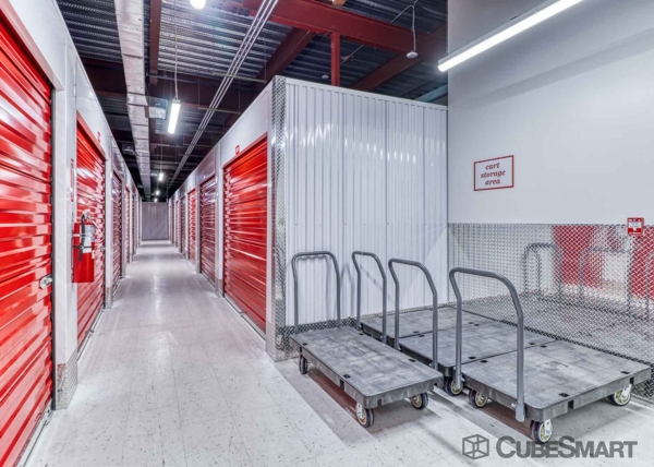 Facility photo: //images.sparefoot.com/medium/227636686f816ab7889.jpg