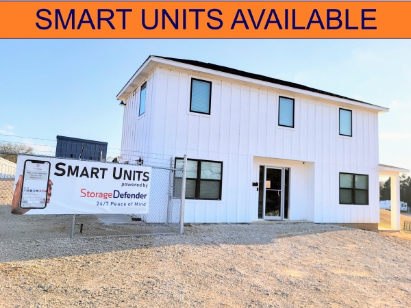 Facility photo: //images.sparefoot.com/medium/227673692621b1c250e.jpg