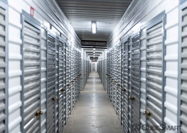 Facility photo: //images.sparefoot.com/medium/22768369f5c16f39f81.jpg