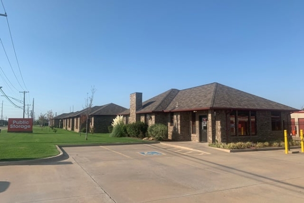 Facility photo: //images.sparefoot.com/medium/227817696506087f637.jpg