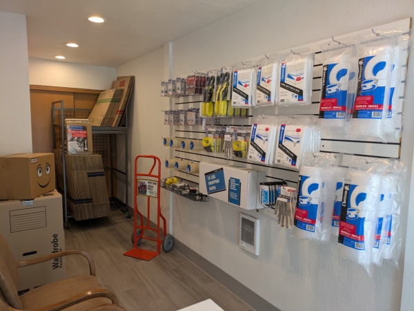 Facility photo: //images.sparefoot.com/medium/22793968c30869702e0.jpg