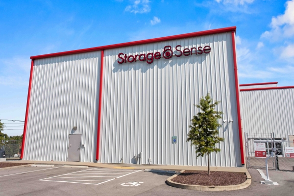 Facility photo: //images.sparefoot.com/medium/22796769125d5bd5fe4.jpg