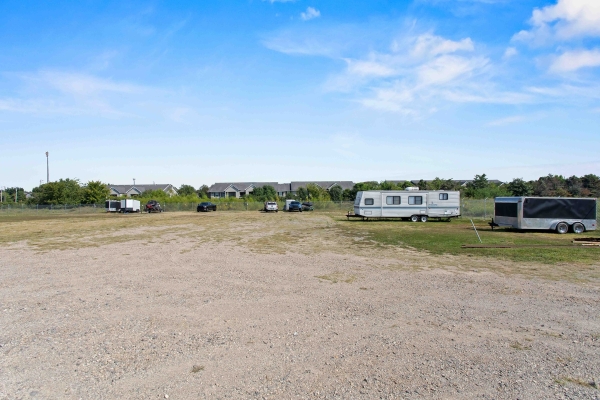 Facility photo: //images.sparefoot.com/medium/22796769125d66b1ad7.jpg