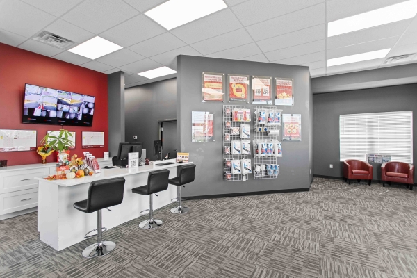 Facility photo: //images.sparefoot.com/medium/22796769125d6e03487.jpg