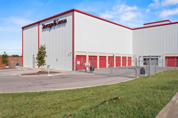 Facility photo: //images.sparefoot.com/medium/22796769125d6f1ad34.jpg