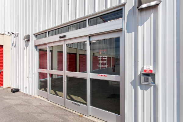 Facility photo: //images.sparefoot.com/medium/2279676914eba708296.jpg