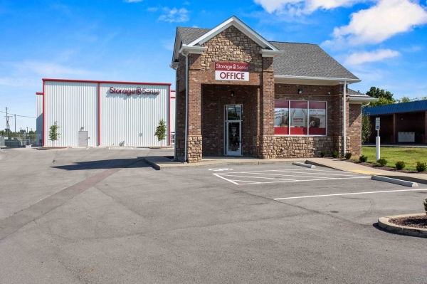 Facility photo: //images.sparefoot.com/medium/2279676914ebac5aad3.jpg