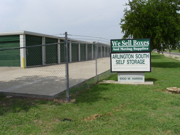 Storage Units at Arlington South Self Storage - 1000 West Harris Road