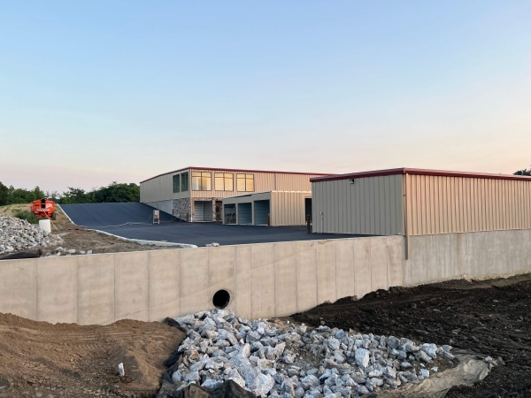 Facility photo: //images.sparefoot.com/medium/2280916504bd630ee14.jpg