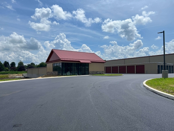 Facility photo: //images.sparefoot.com/medium/2280916504bd68e67b4.jpg