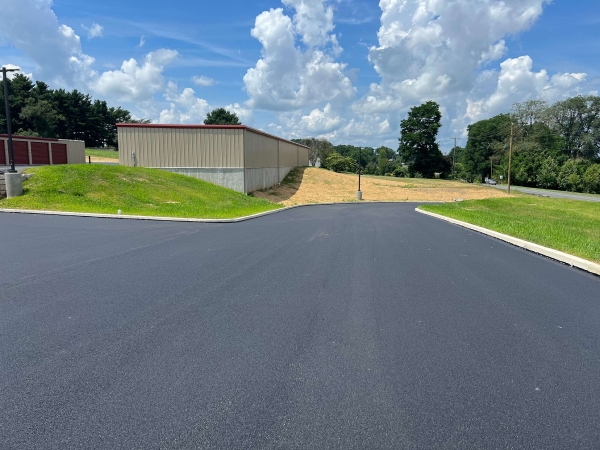 Facility photo: //images.sparefoot.com/medium/2280916504bd6c85164.jpg